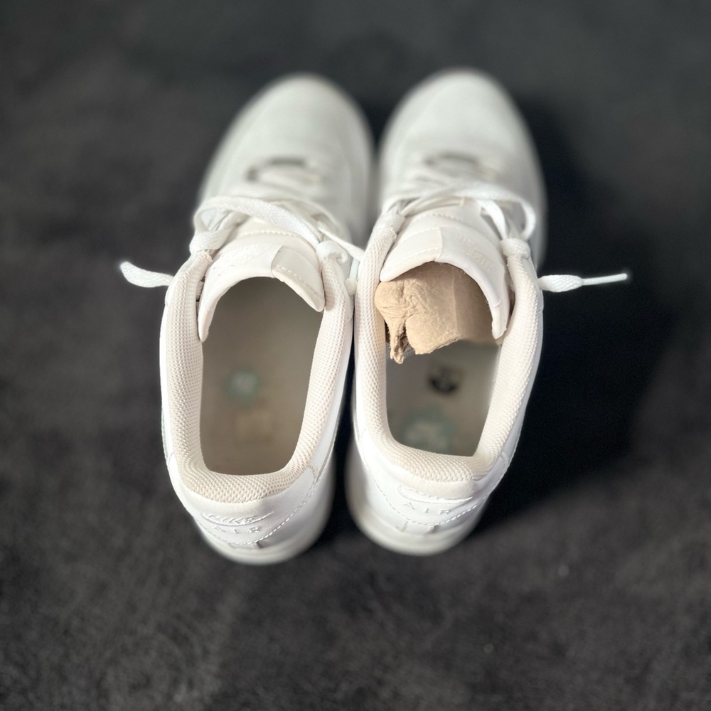 White AF1 - Picture 3 of 7